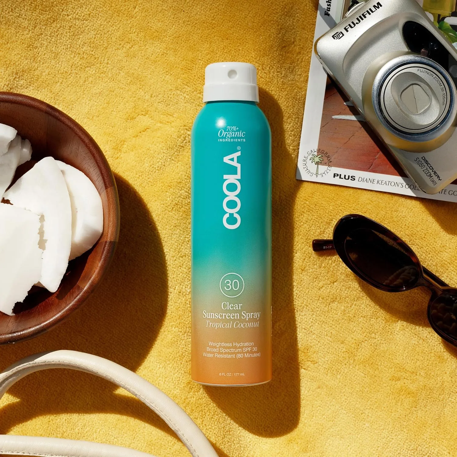 Солнцезащитный спрей COOLA Organic Sunscreen SPF 30, протестирован дерматологами, обеспечивает ежедневную защиту кожи, подходит для веганов и не содержит глютена, аромат тропического кокоса. 177 мл (1 шт.) — фото 3