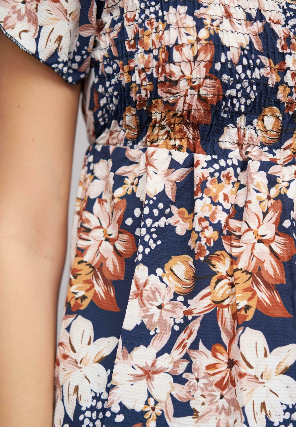 

Футболка с принтом PEPLUM SCHÖSSCHEN MIT FLORALEM Cloud 5ive, темно-синий