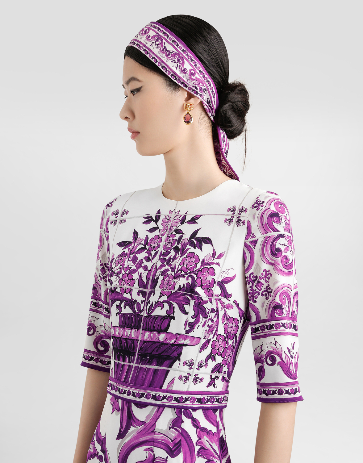 Платье из шармуза с принтом майолика Dolce & Gabbana, мультиколор — фото 4