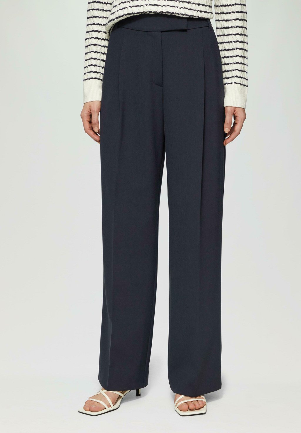 

Брюки ELEGANTE MIT EXTRA WIDE LEG s.Oliver BLACK LABEL, темно-синий