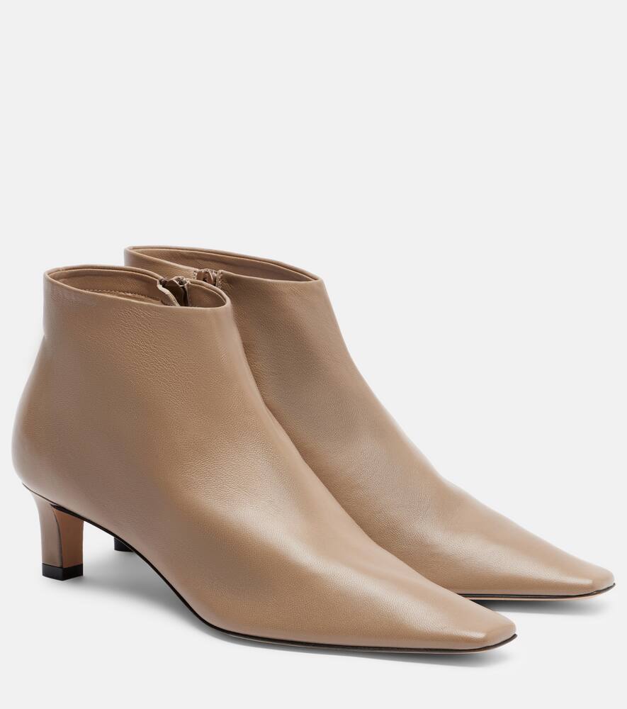 Кожаные ботинки Carla 45 The Row, Beige Grey