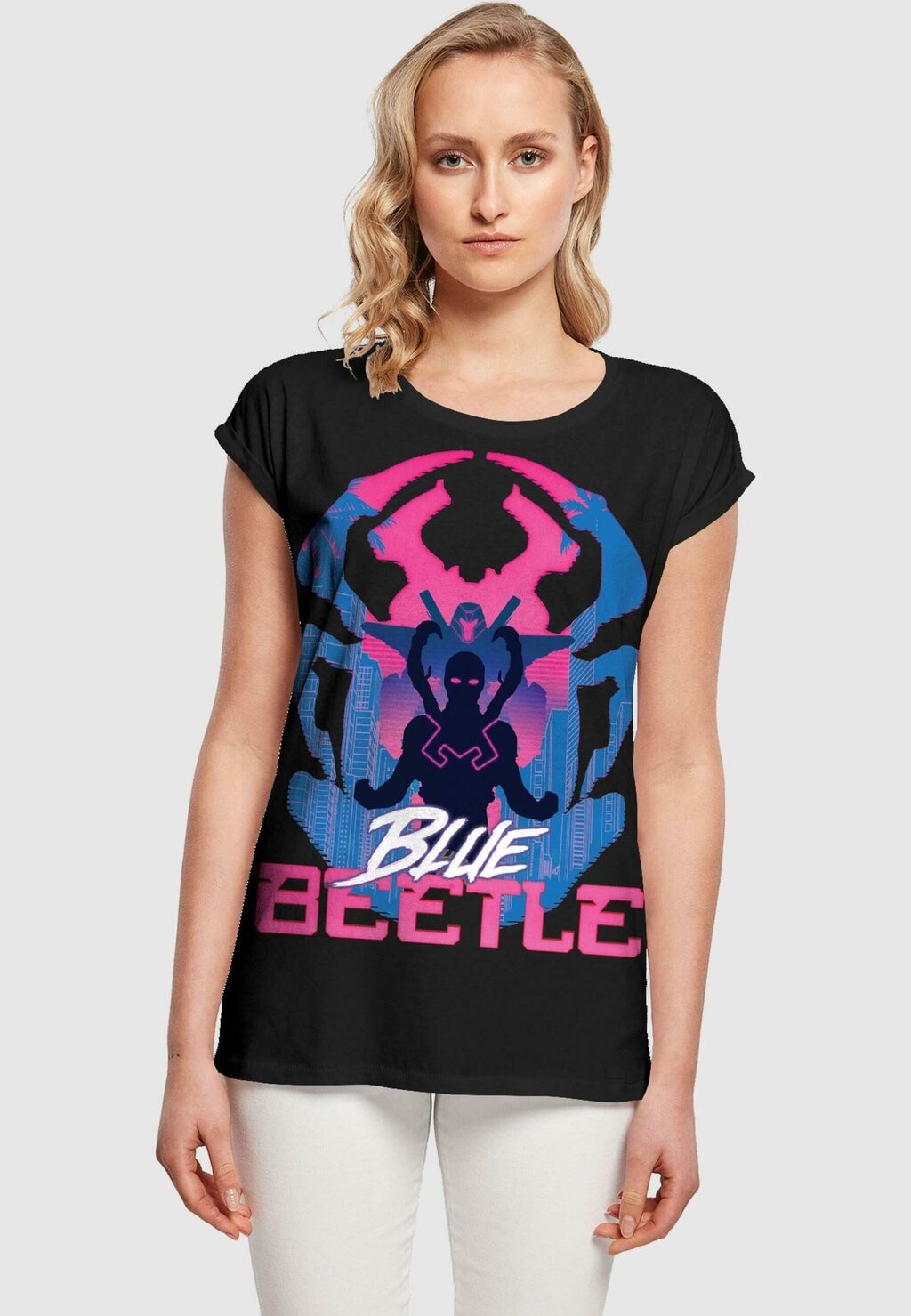 

Футболка с принтом BLUE BEETLE POSING ABSOLUTE CULT, черный