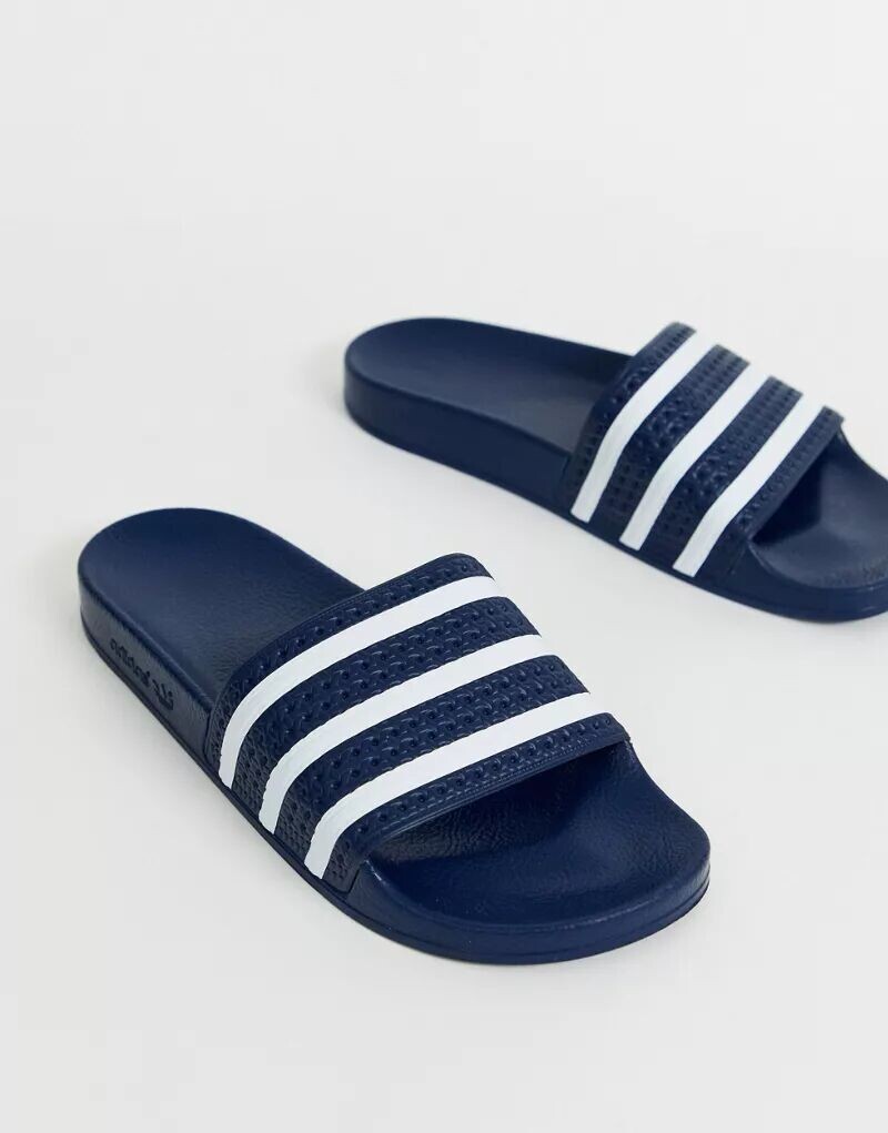 

Темно-синие сандалии adidas Originals Adilette