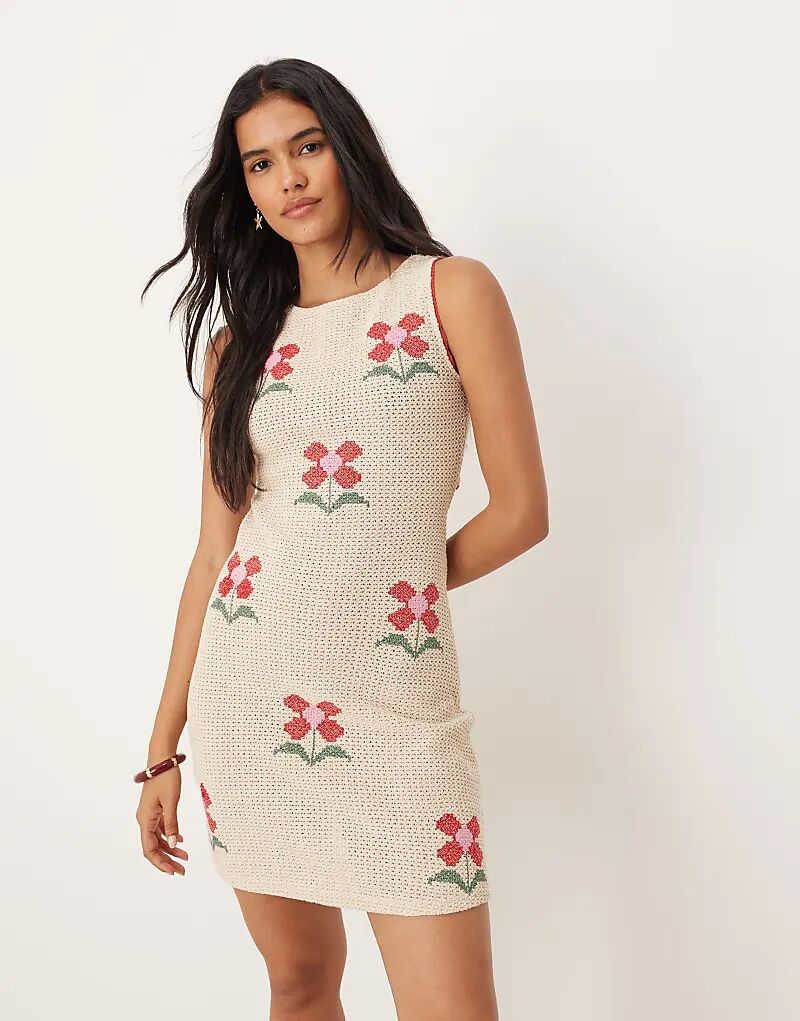 

Мини-платье ASOS DESIGN в кремовом цвете с вышитыми цветами, связанное крючком в стиле пэчворк