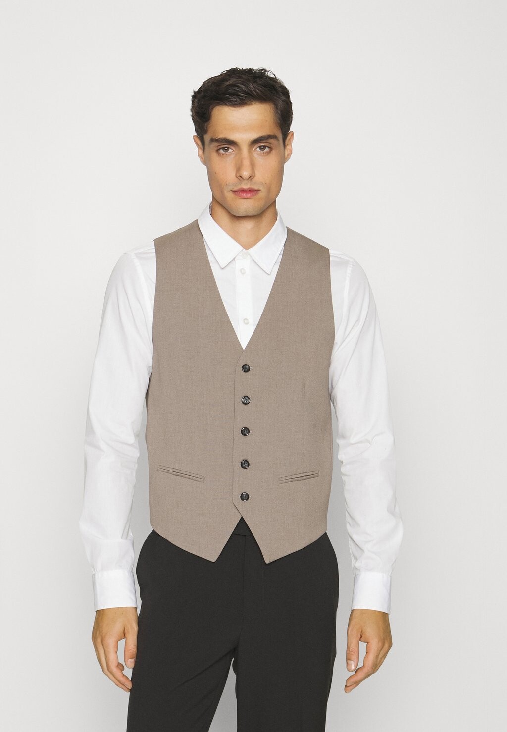 

Жилет для костюма MENS WAISTCOAT FOR SUIT SLIM FIT Lindbergh, земля