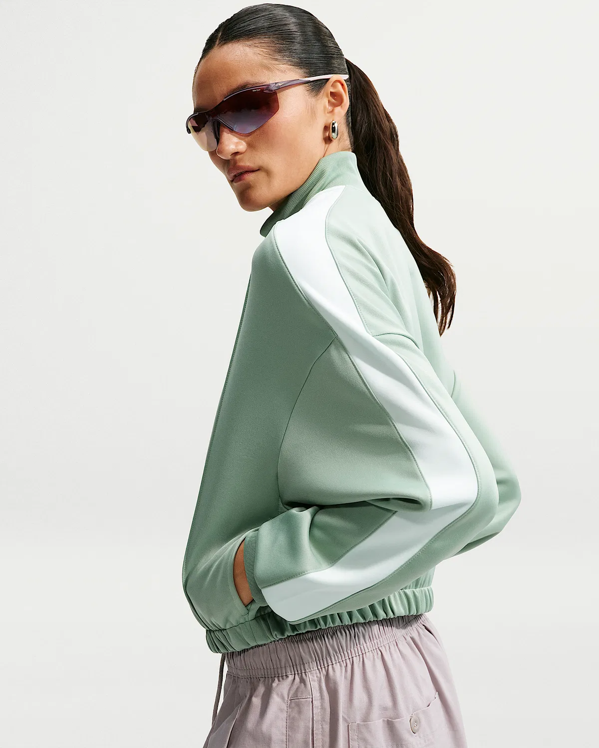 Женская ветровка Nike Sportswear, Steam/Barely Green/Sail — фото 2
