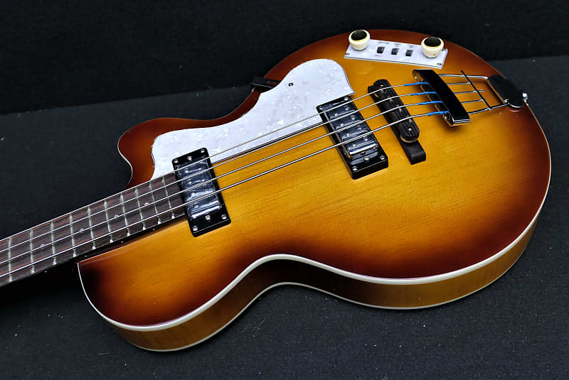 

Басс гитара Hofner HI-CB-PE-SB Ignition Club Bass Sunburst has Tea Cup Knobs and Labella Flat Wounds UPGRADE