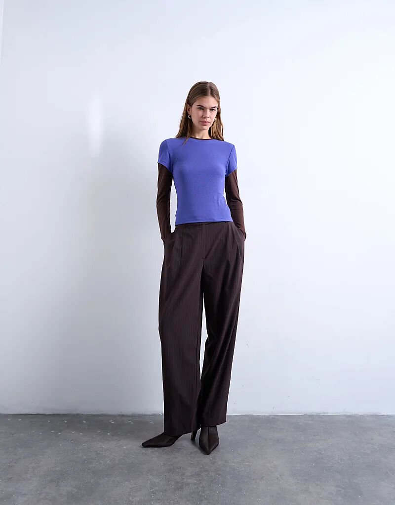 

Приталенные плиссированные брюки овальной формы Topshop в тонкую полоску