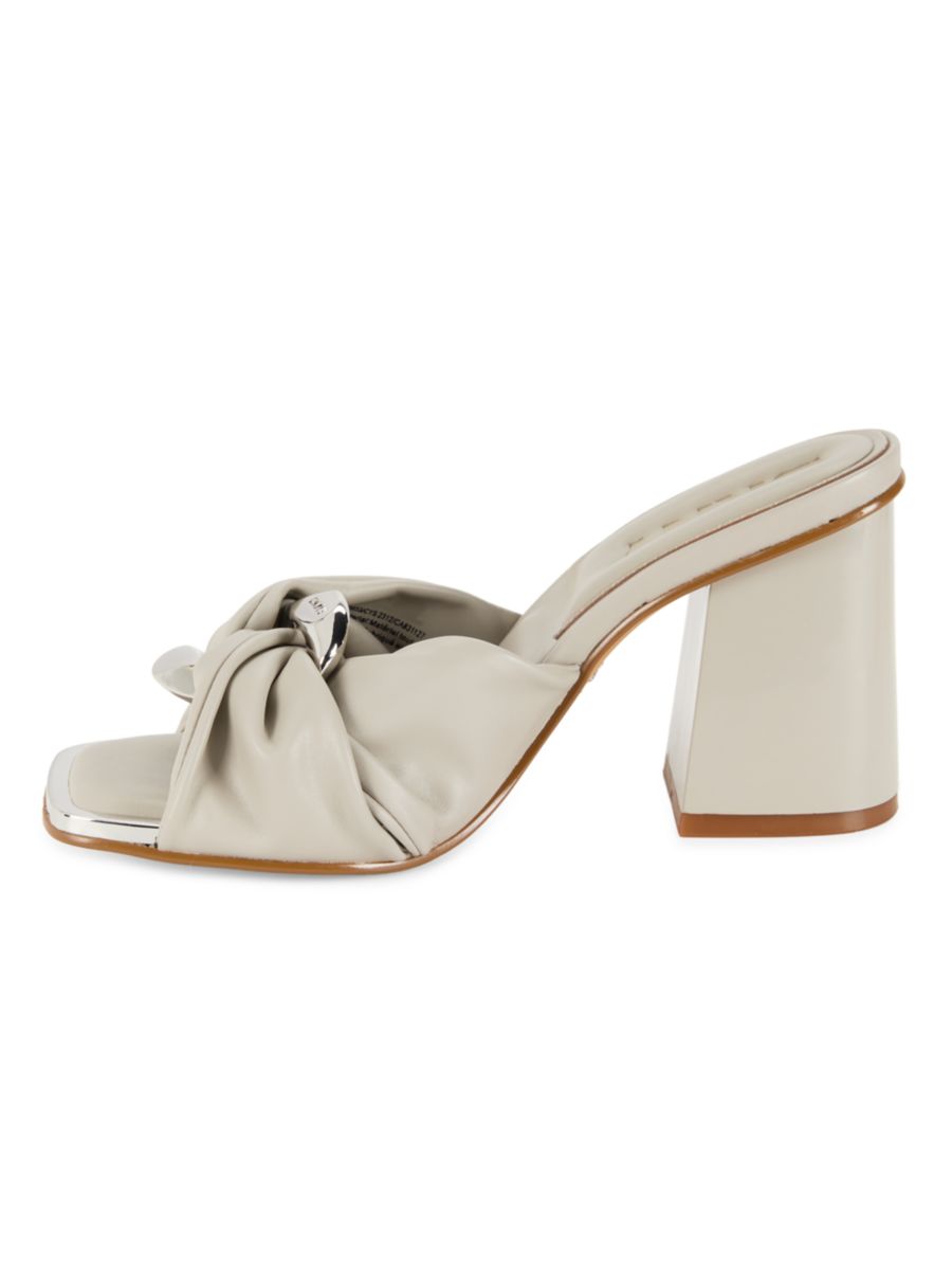 Сандалии Silas с цепочкой и блочным каблуком DKNY, цвет Satin Grey — фото 4