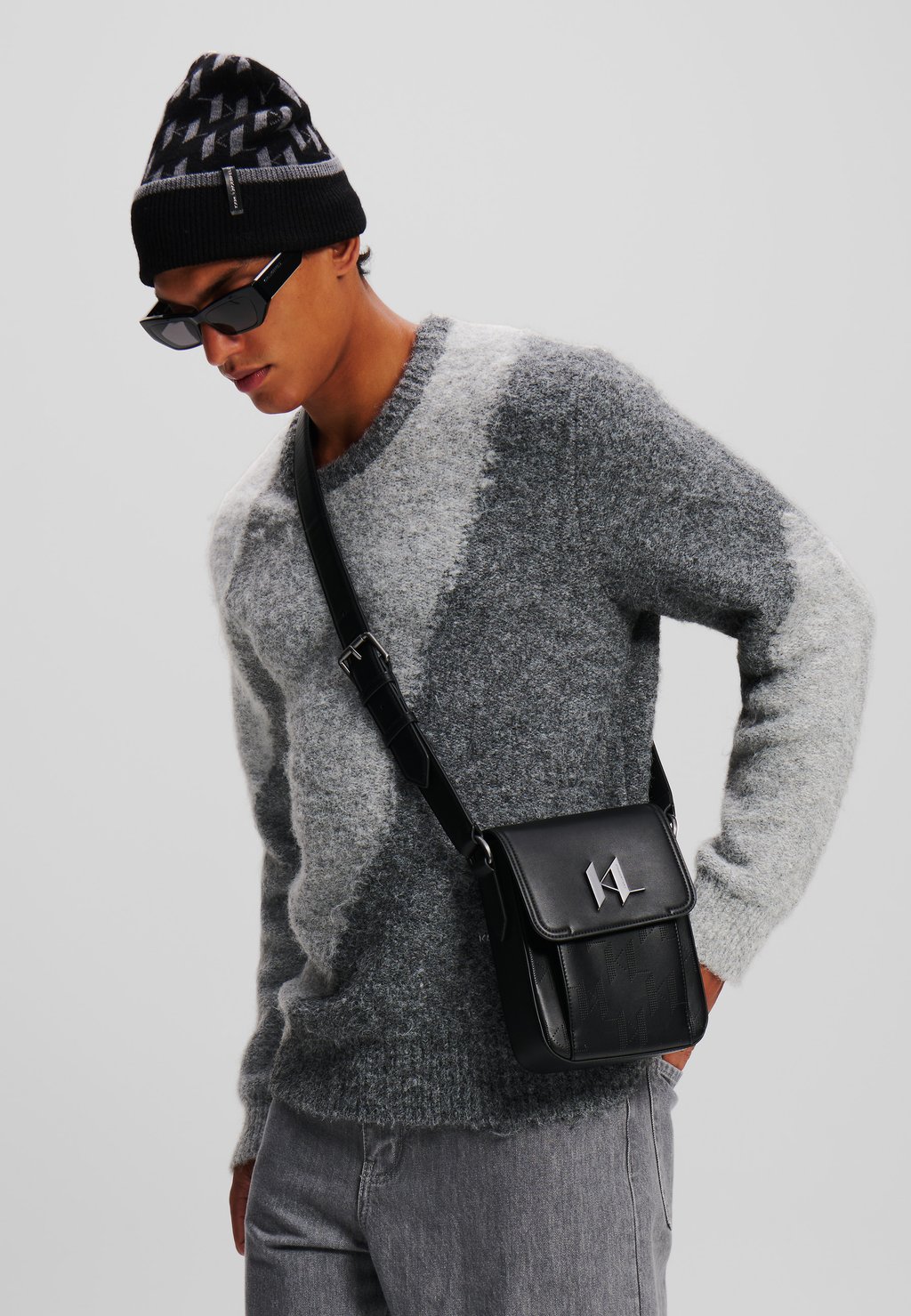 

Сумка через плечо PLAK PERFORATED - Across body bag KARL LAGERFELD, черный