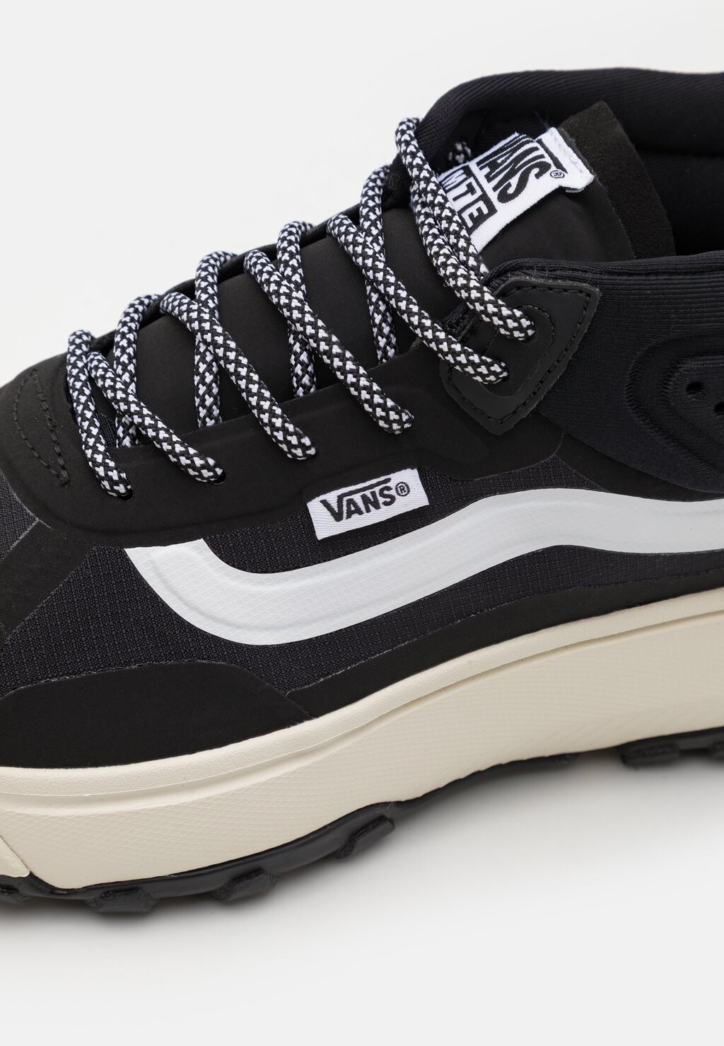 

Кроссовки MTE CROSSPATH MID UNISEX Vans, черный
