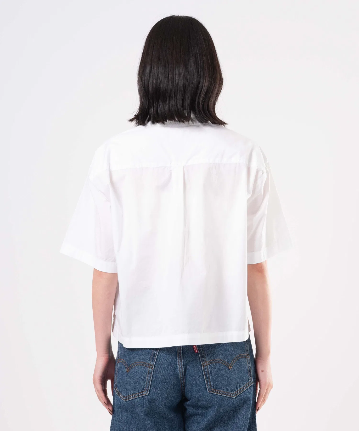 Женская рубашка Levi's HARLIE кроп-топ с коротким рукавом — фото 3