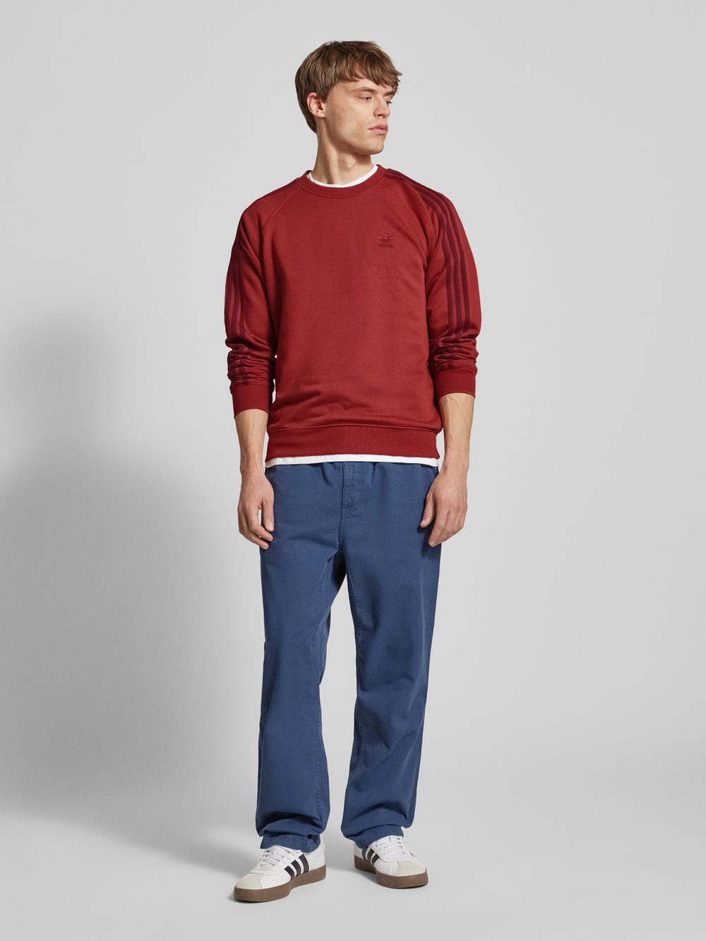 

Толстовка с вышитой этикеткой adidas Originals, темно-красный