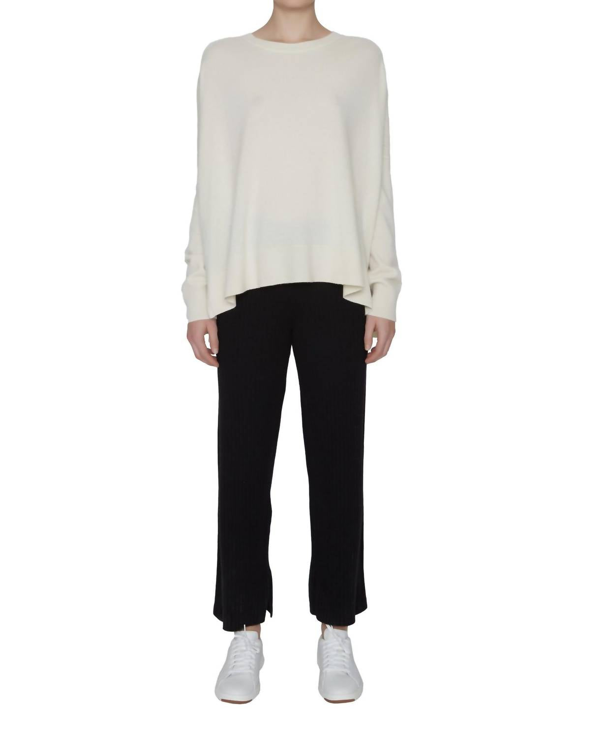

Кашемировый свитер с круглым вырезом Una Crewneck в кремовом цвете Maison De Papillon