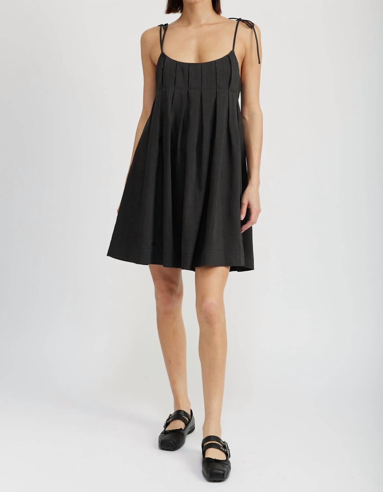 

Jovie Baby Doll мини-платье в стиле бэби долл, цвет вымытый черный En Saison