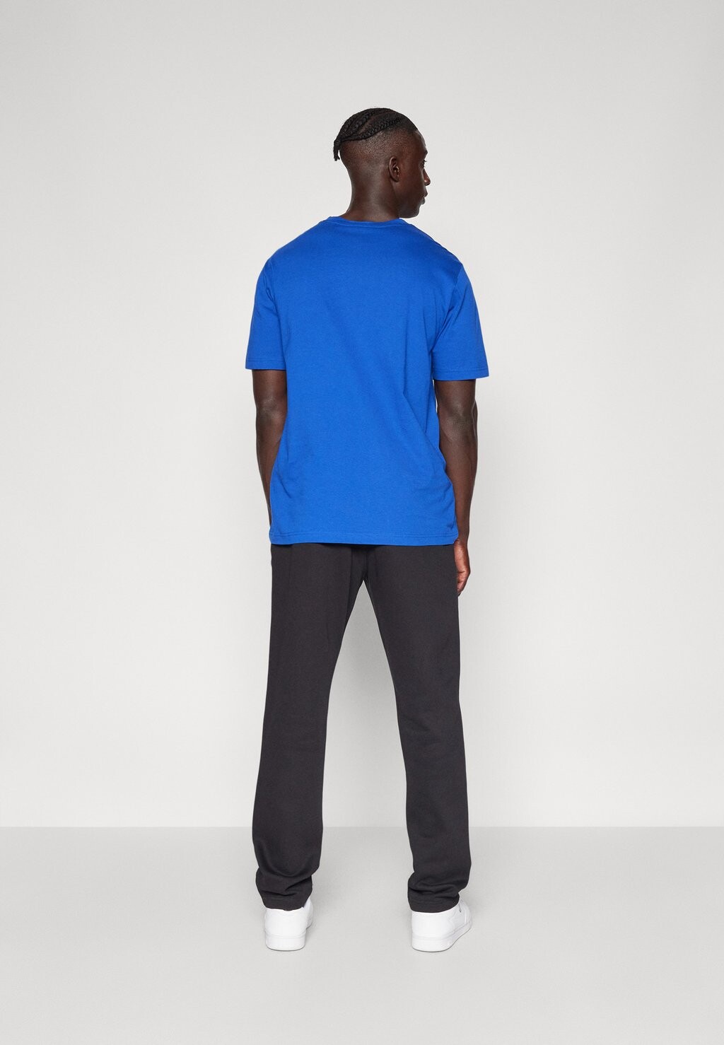 

Спортивные штаны ICONS STRAIGHT HEM CONTRAST LOGO Champion, черный