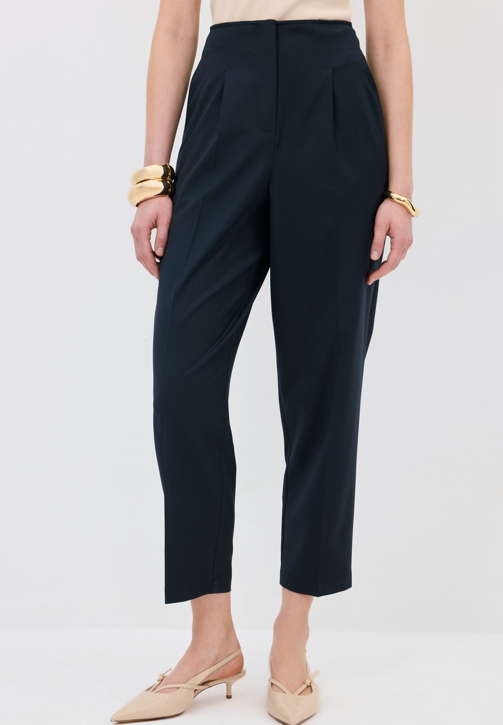 

Чиносы PLEATED WITH FILLET POCKETS adL, темно-синий