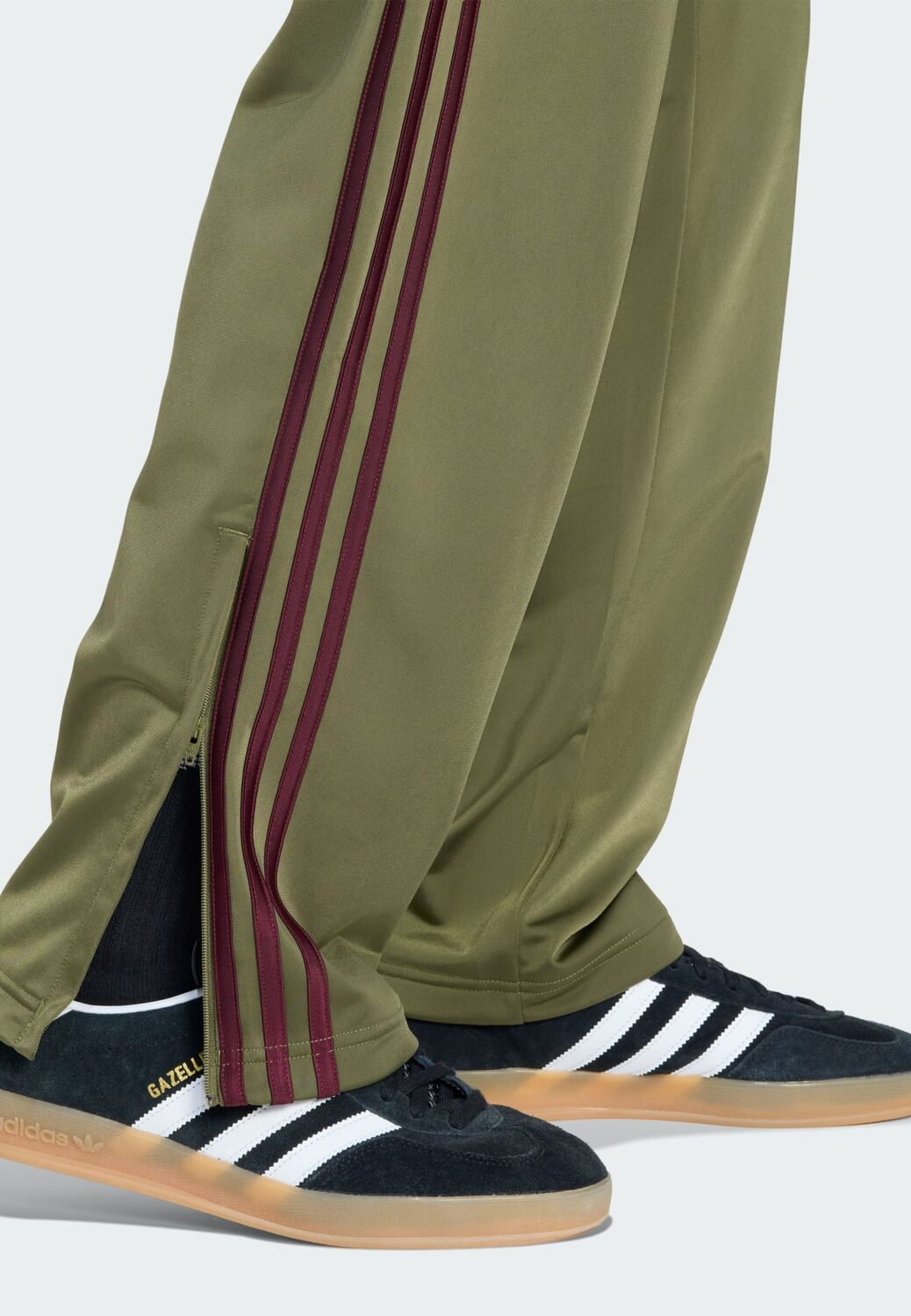 Adidas Originals Обычные штаны 'Firebird' в оливковом цвете — фото 4