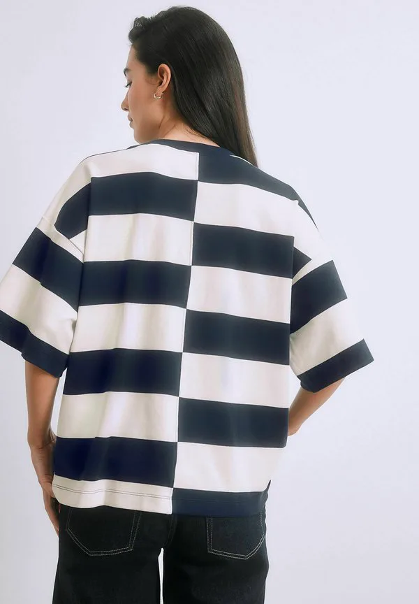 Базовая футболка с круглым вырезом Next, Navy White Stripe — фото 3