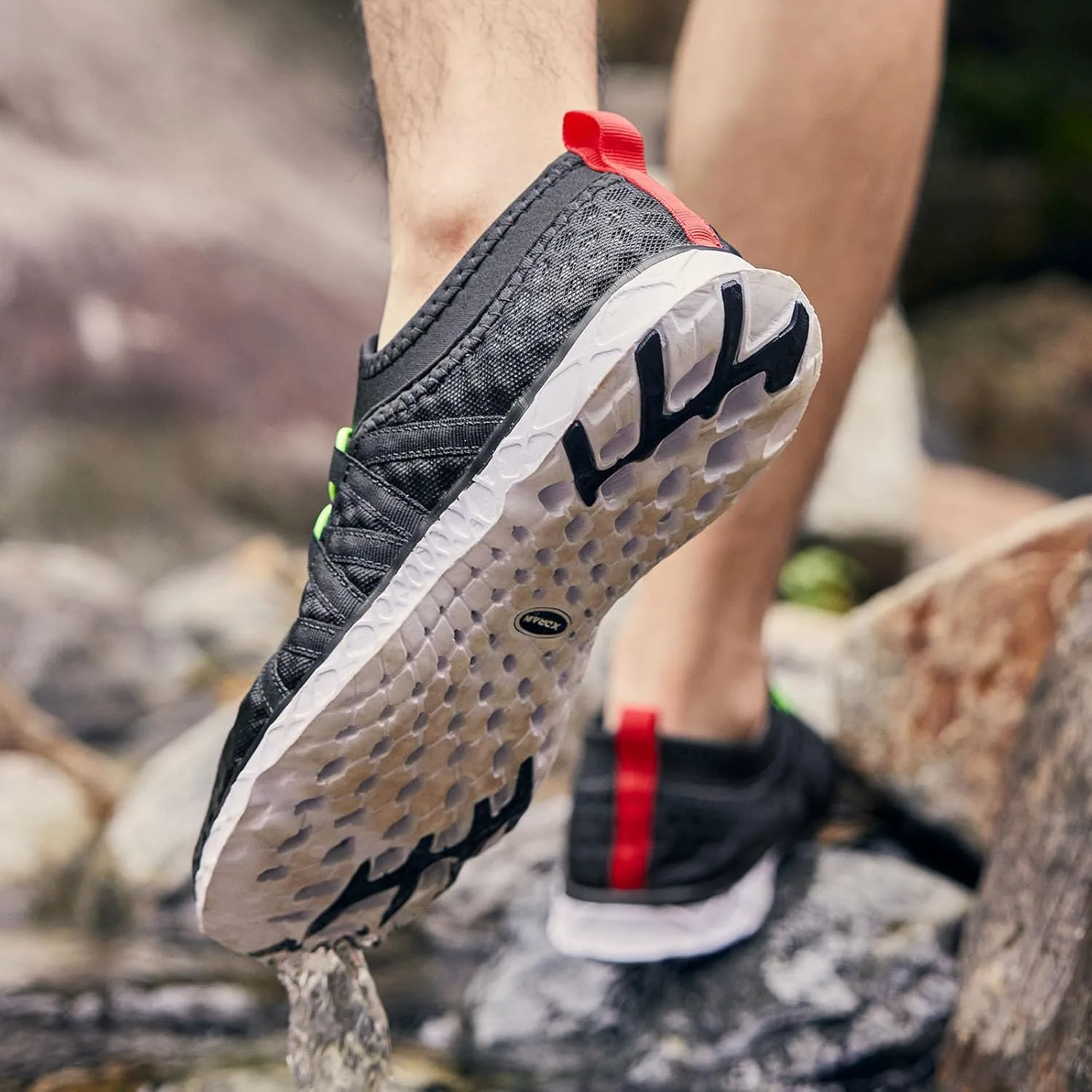 

Мужские водные кроссовки ALEADER с быстрой сушкой, черный/зеленый