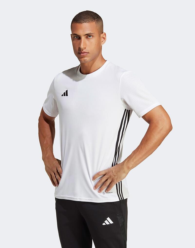 

Adidas Performance – Таблица 23 – Белая футбольная футболка