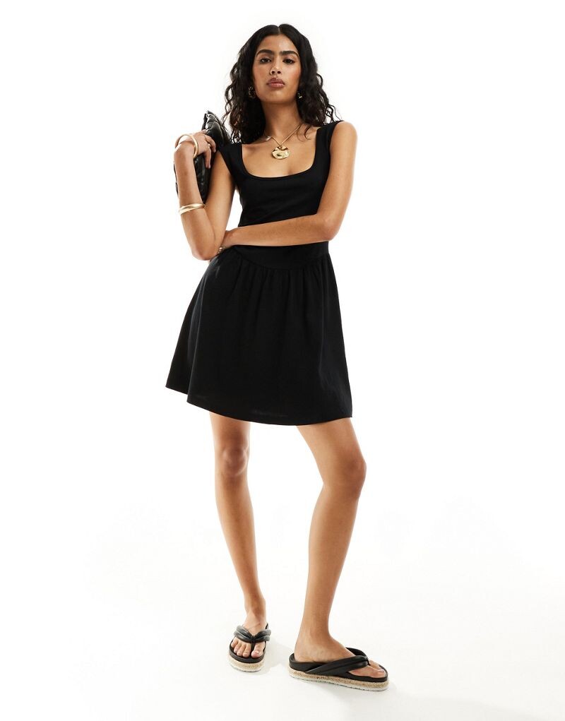 

ASOS DESIGN – черное мини-платье с U-образным вырезом