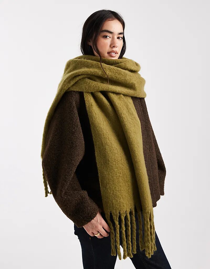 

Плотный шарф New Look цвета хаки