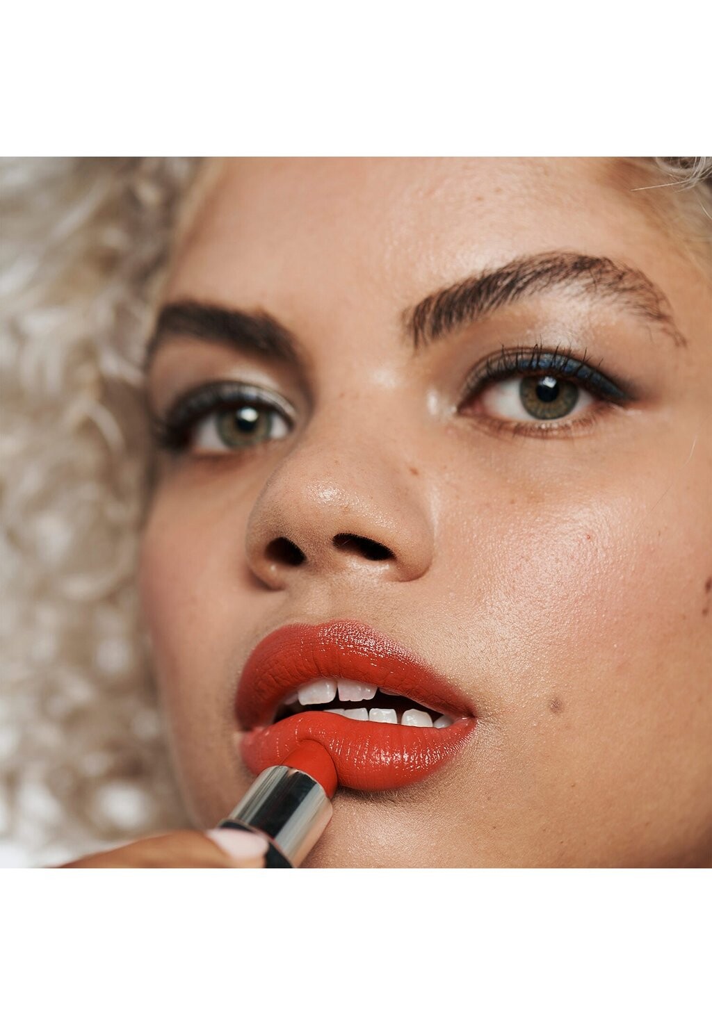 

Помада Even Better Pop™ Lip Colour Blush Clinique, красный