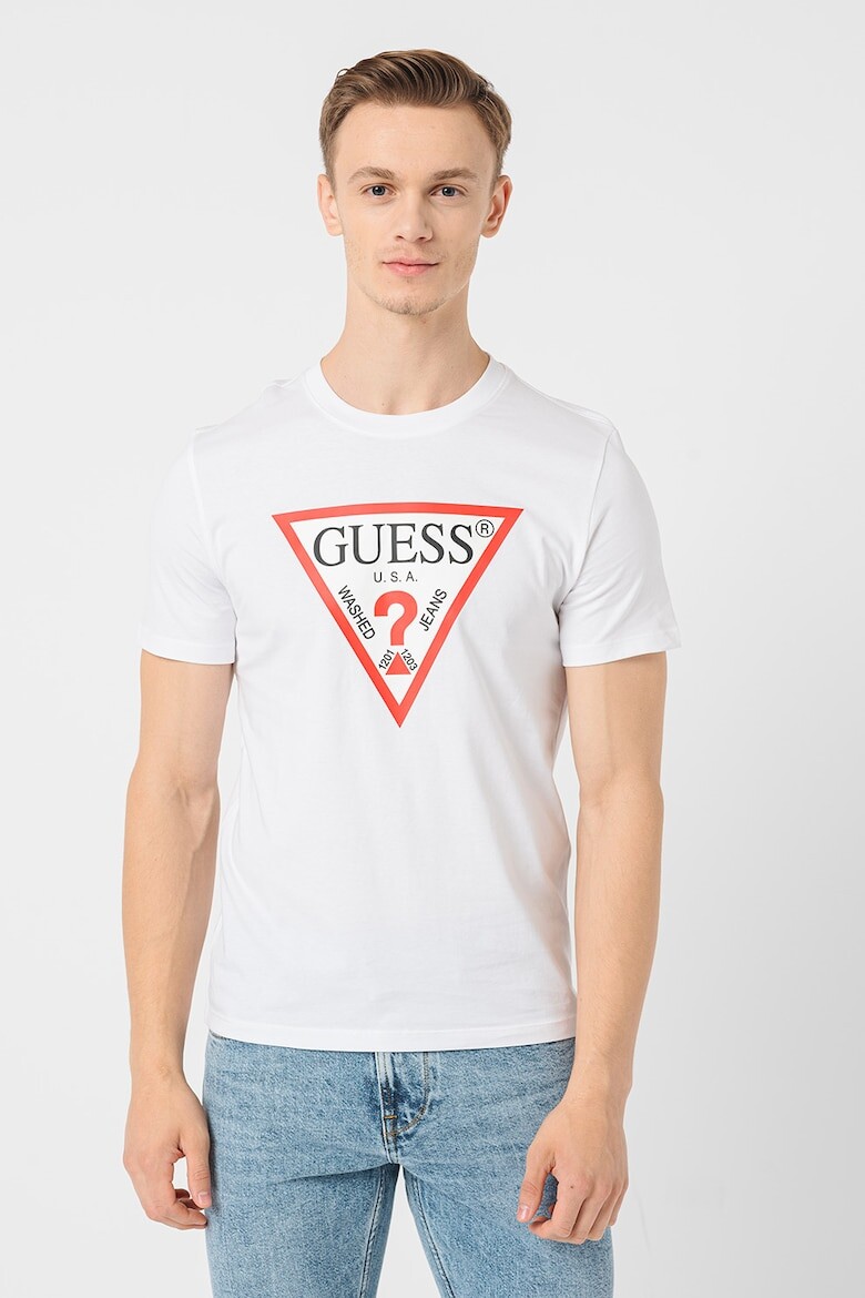 

Футболка с овальным вырезом и логотипом Guess, красный