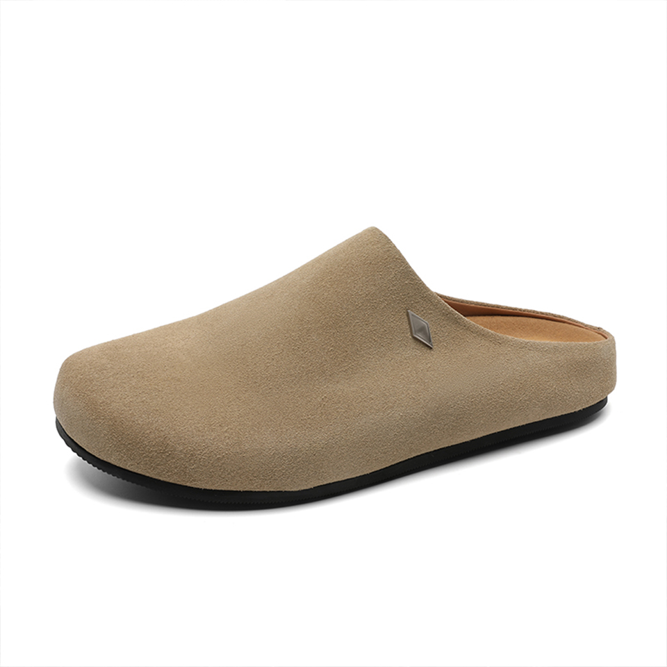 

MADALLO Закрытые тапочки мужские бежевые, цвет Beige