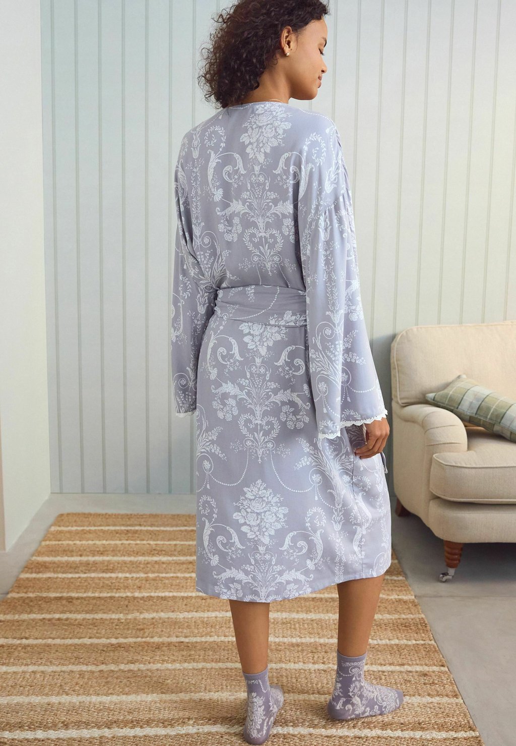 

Халат Laura Ashley, серый