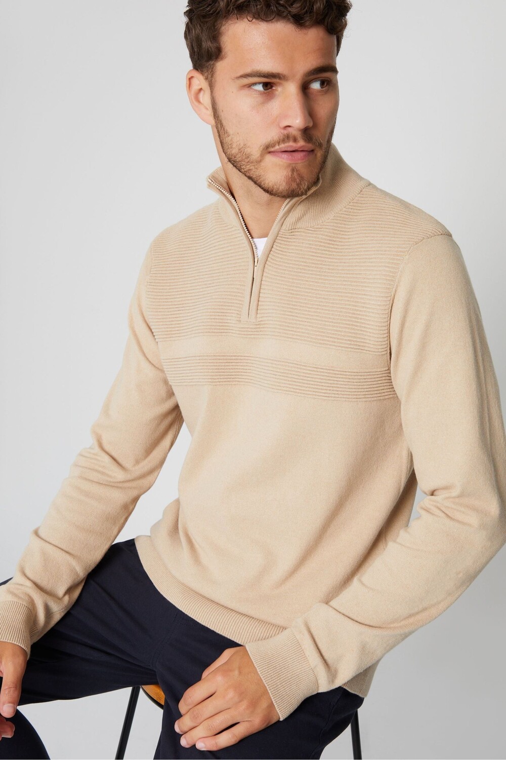 

Джемпер с молнией 1/4 украшенный резинкой Threadbare, коричневый