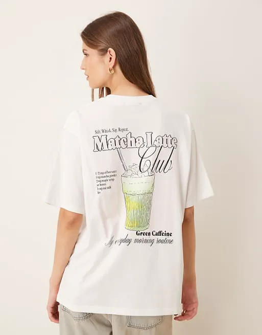 

Белая объемная футболка с принтом матча на спине JJXX