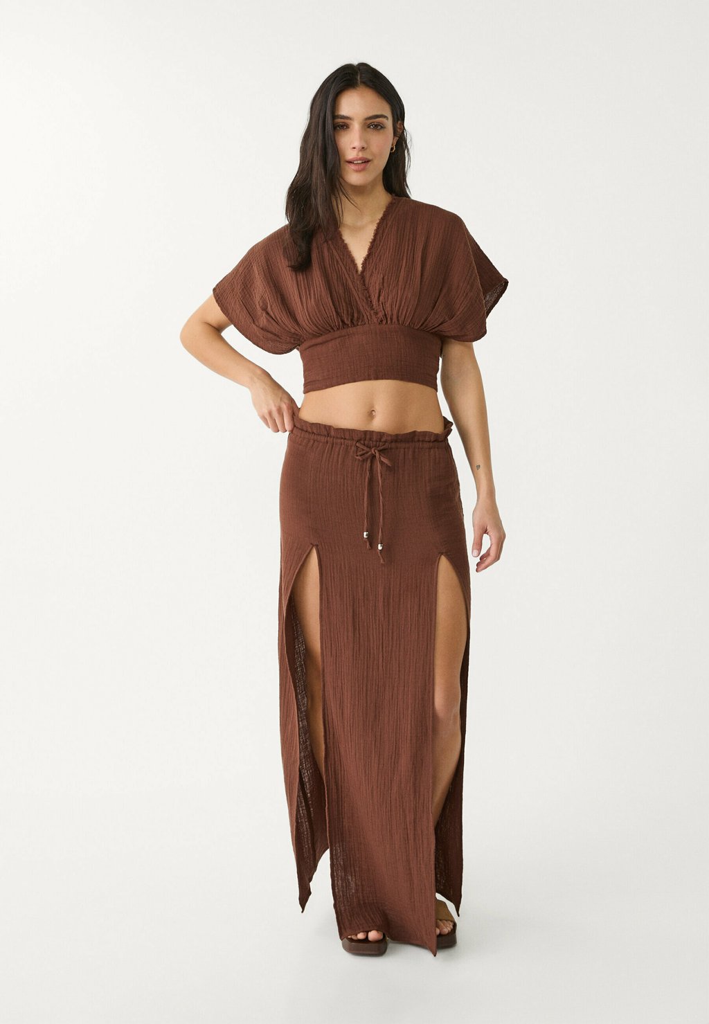 

Блуза CROPPED Stradivarius, темно-коричневый