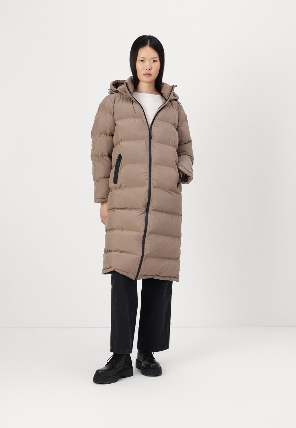 

Зимнее пальто ONLPAULA PREMIUM PUFFER LONG ONLY, коричневый