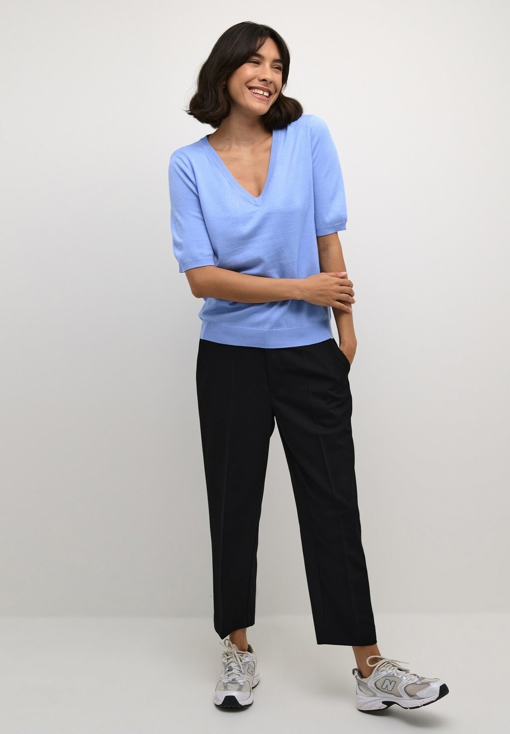 

Базовая футболка LIZZA V-NECK Kaffe, синий