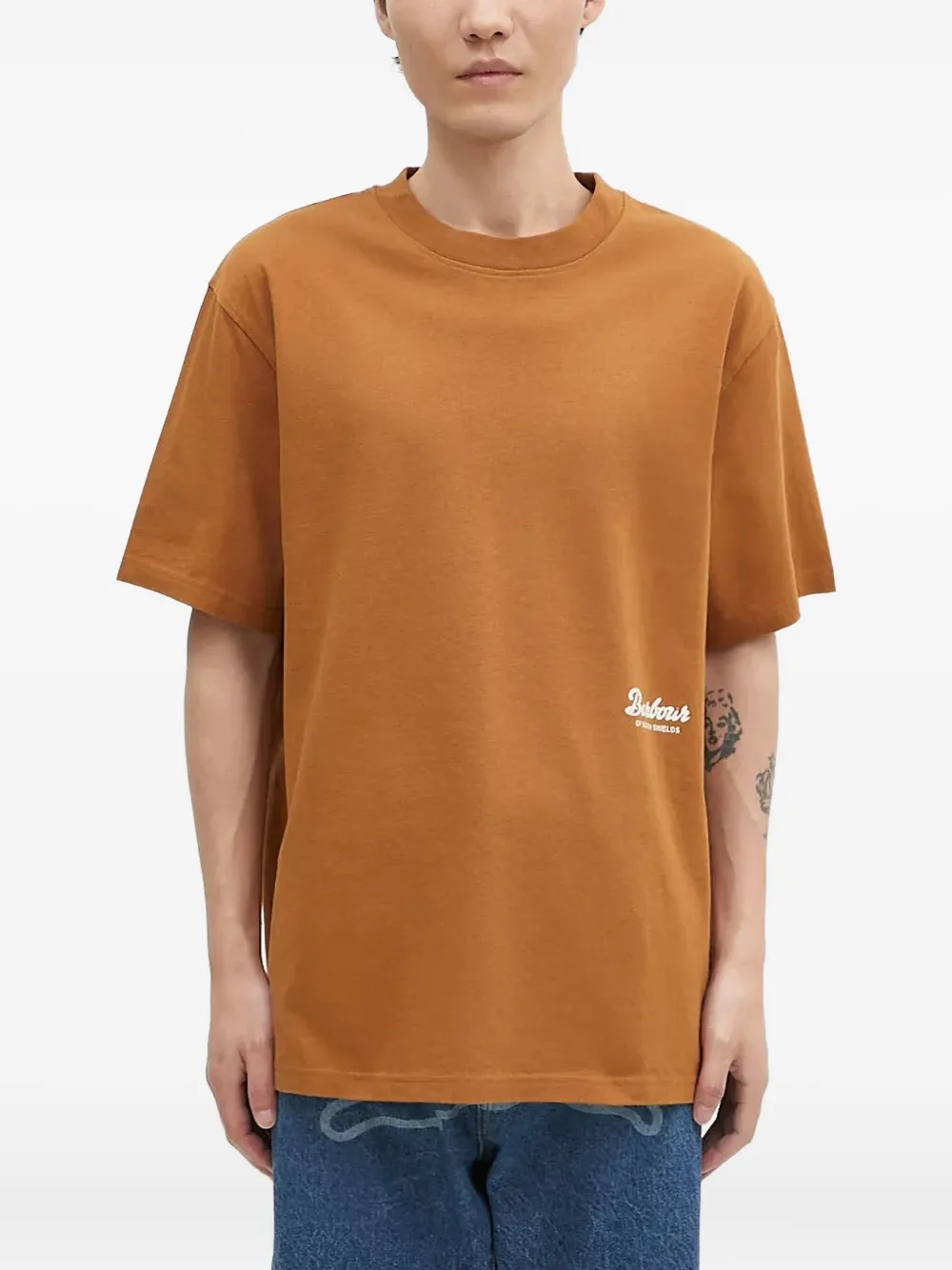 

Футболка с графичным принтом Barbour, коричневый