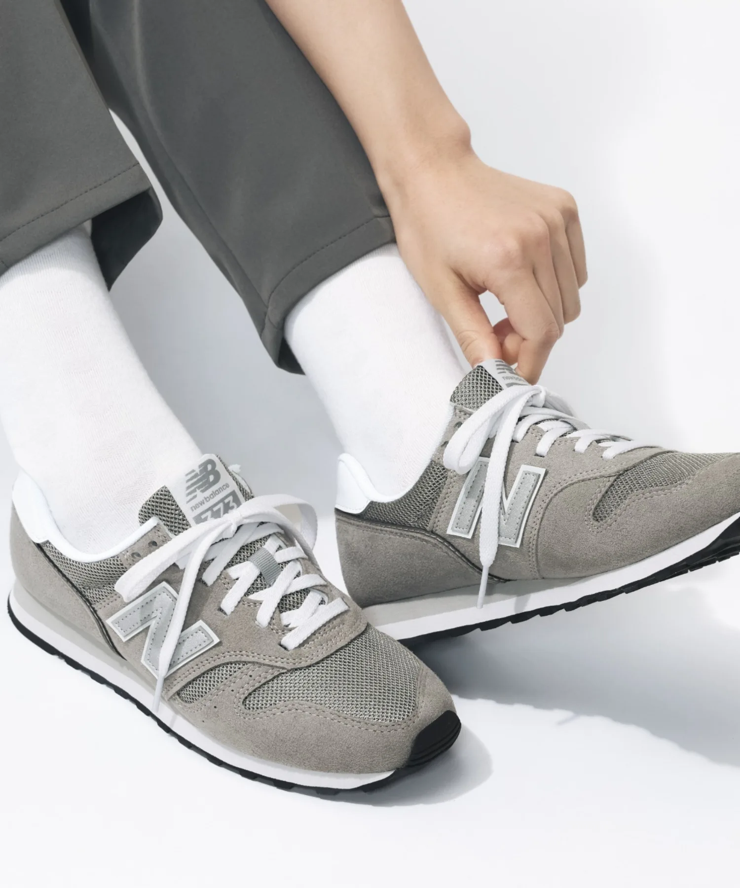 Мужские кроссовки New Balance ML373 серые с белым — фото 2