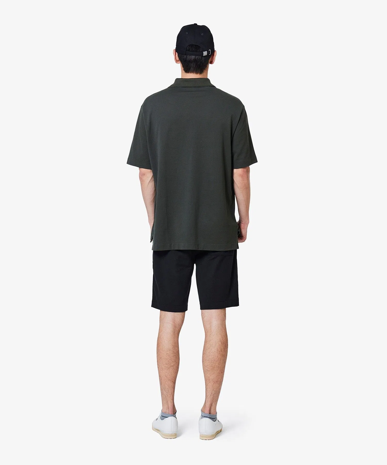 Унисекс шорты из хлопка Lacoste L.12.12 чёрные — фото 2