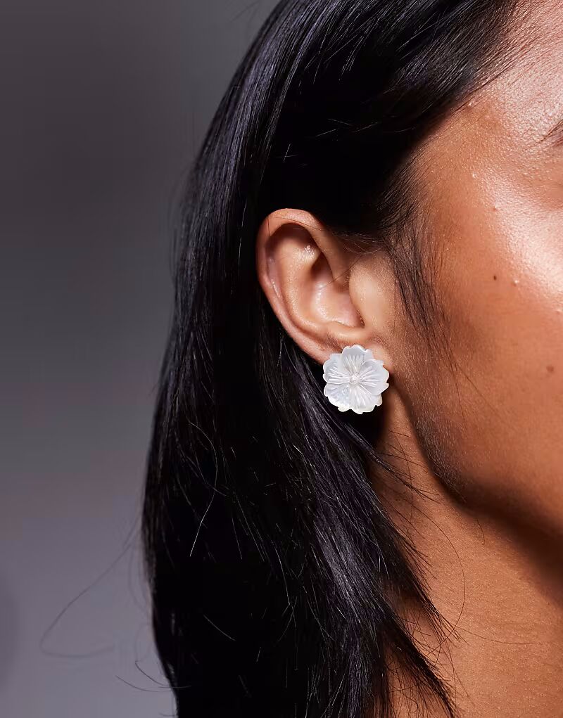 

Серьги-гвоздики Camelliaa с цветочным узором и жемчугом Aldo