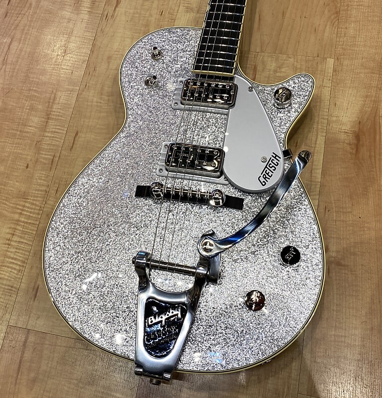 

Электрогитара Gretsch G6129T-59 Vintage Select ’59 Silver Jet with Bigsby TV Jones Silver Sparkle