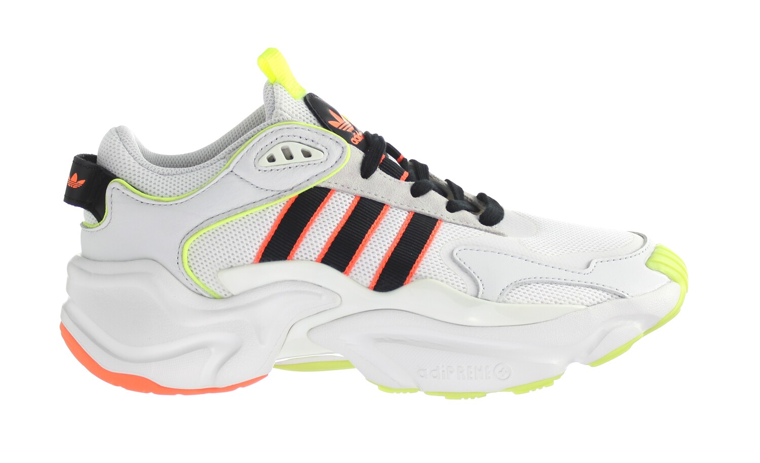 Кроссовки magmur runner Adidas, белый