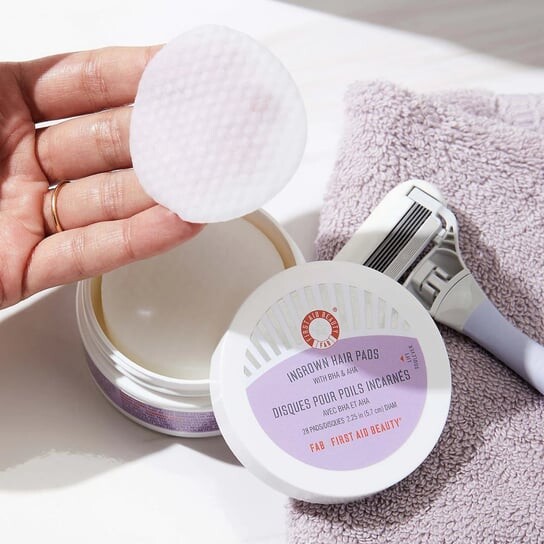 Набор для идеального ухода за телом, 3 шт. First Aid Beauty Bye Bye Bumps - Best of Body Kit — фото 4