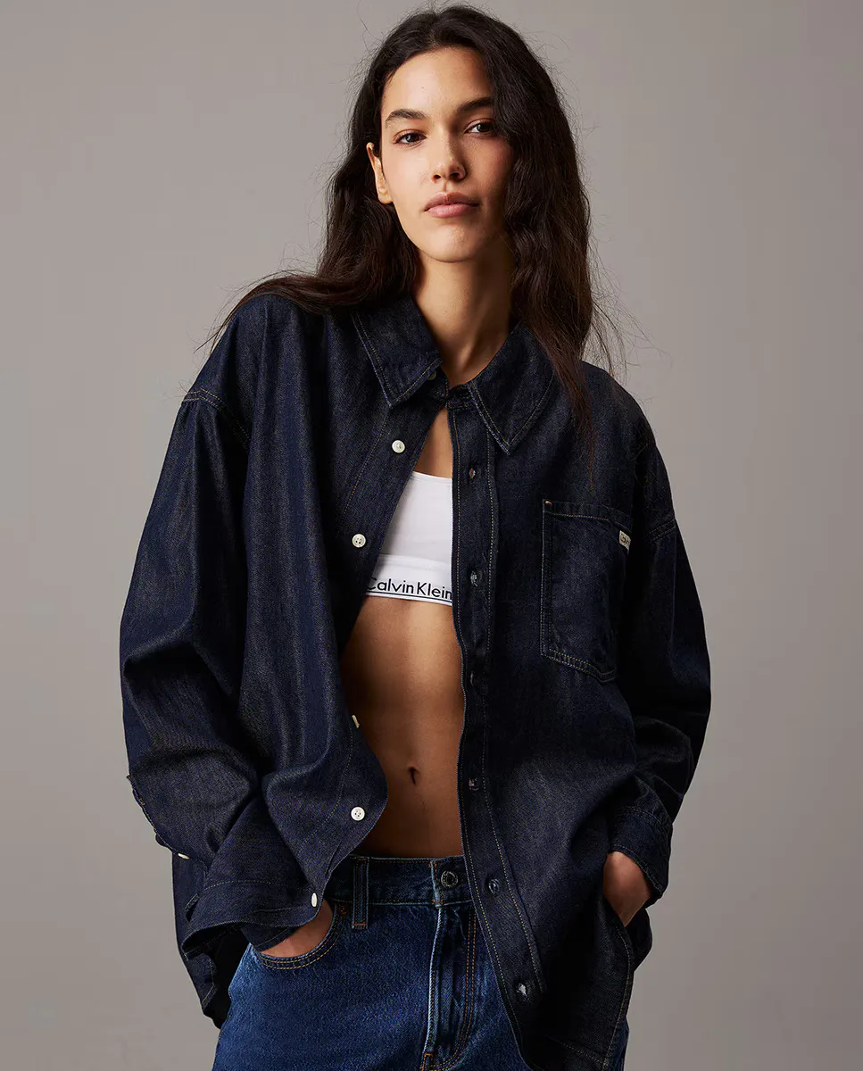 

Женская оверсайз джинсовая рубашка Calvin Klein Jeans, синий