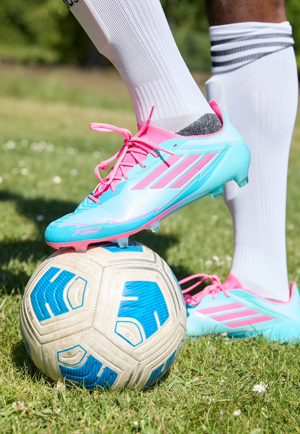 Футбольные бутсы MESSI F50 ELITE Adidas Performance, светло-голубой — фото 2