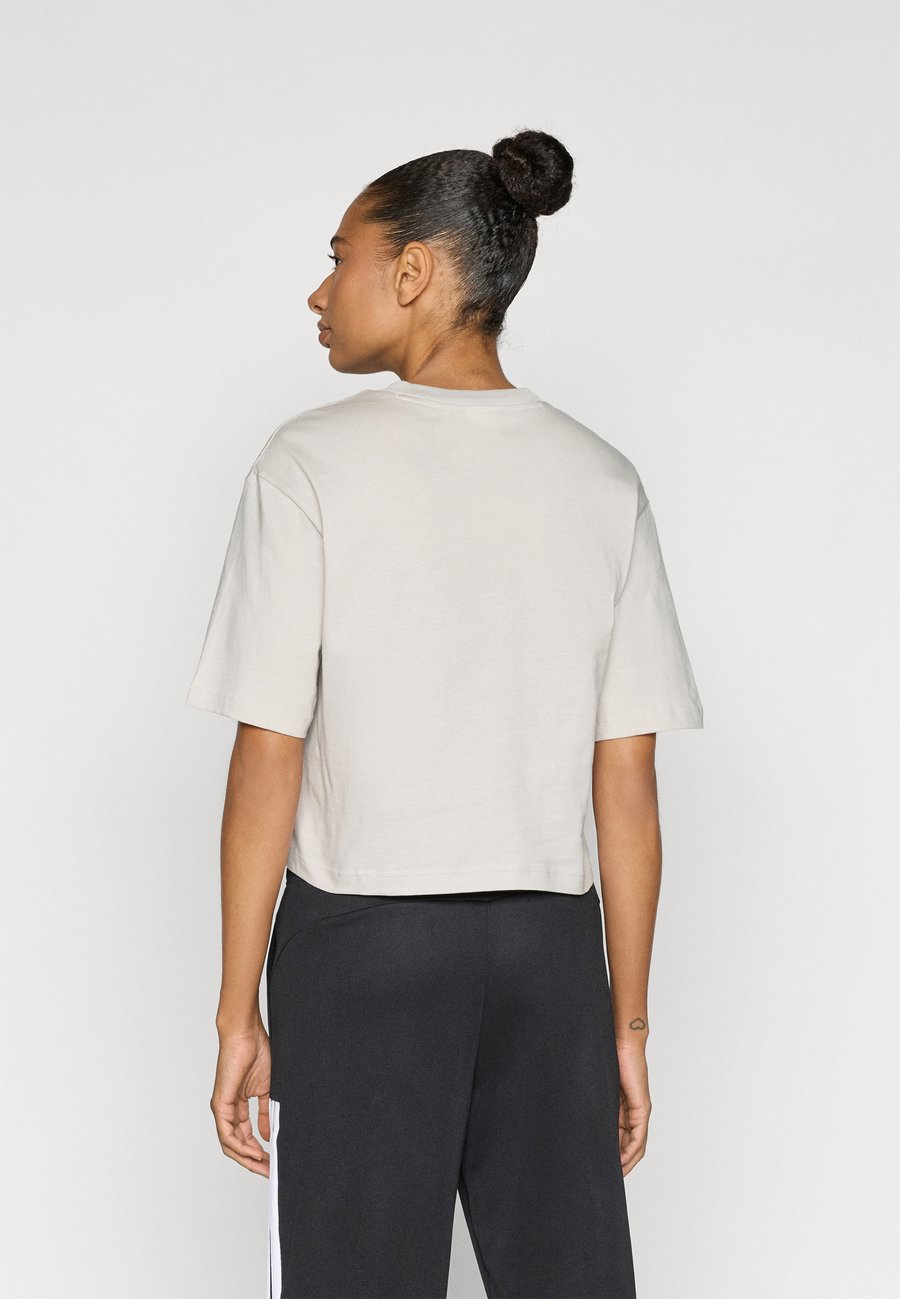 Футболка Adidas Sportswear ESSENTIALS BIG LOGO BOYFRIEND , Alumina/White/Beige — фото 3