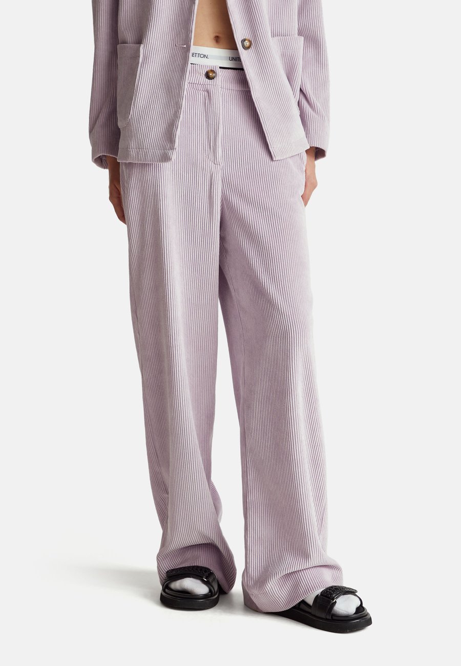 

Брюки United Colors of Benetton Trousers, Violet/Lilac