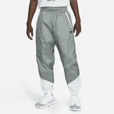 

Брюки Nike Windrunner, цвет Smoke Grey/White/Black