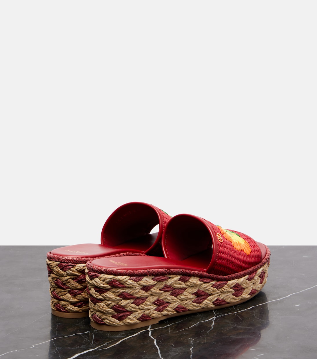 Босоножки-эспадрильи Bribri на клиньях из рафии Valentino Garavani, Classic Red/Classic Red — фото 2