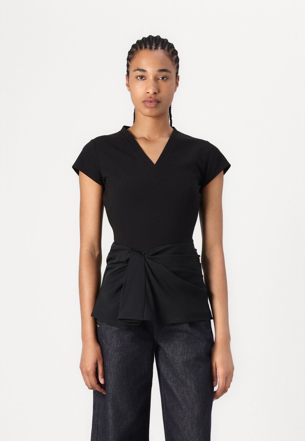 

Базовая футболка V NECK KARL LAGERFELD, черный